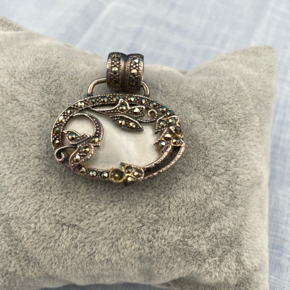 Unbranded Jewelry - Sterling Silver Mother of Pearl Marcasite Two Sided Floral Pendant LOOK
